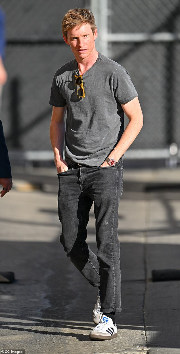 Eddie completed the relaxed look with a pair of trainers, before donning a sharp suit for the talk show.