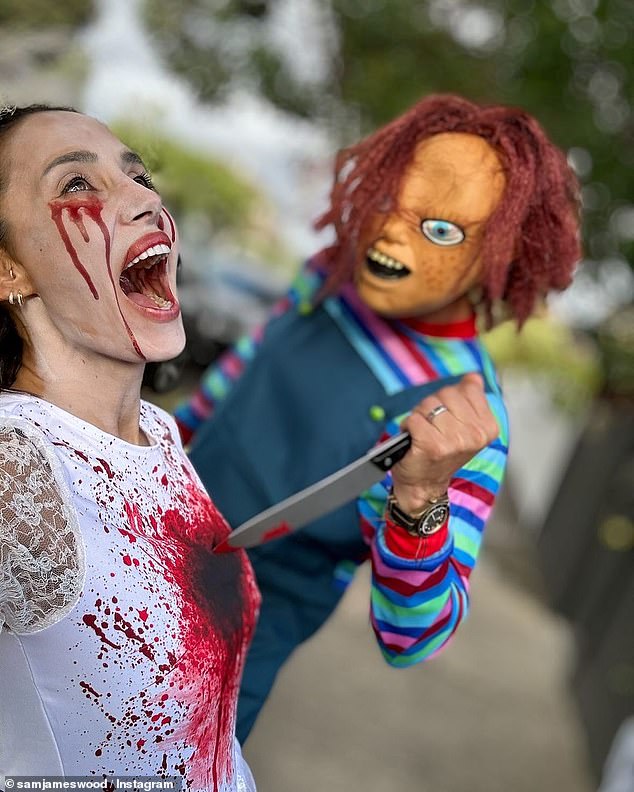 The bachelor couple could be seen recreating a stabbing scene from horror movie Bride of Chucky, with Snezana dressed in a bloody wedding dress.