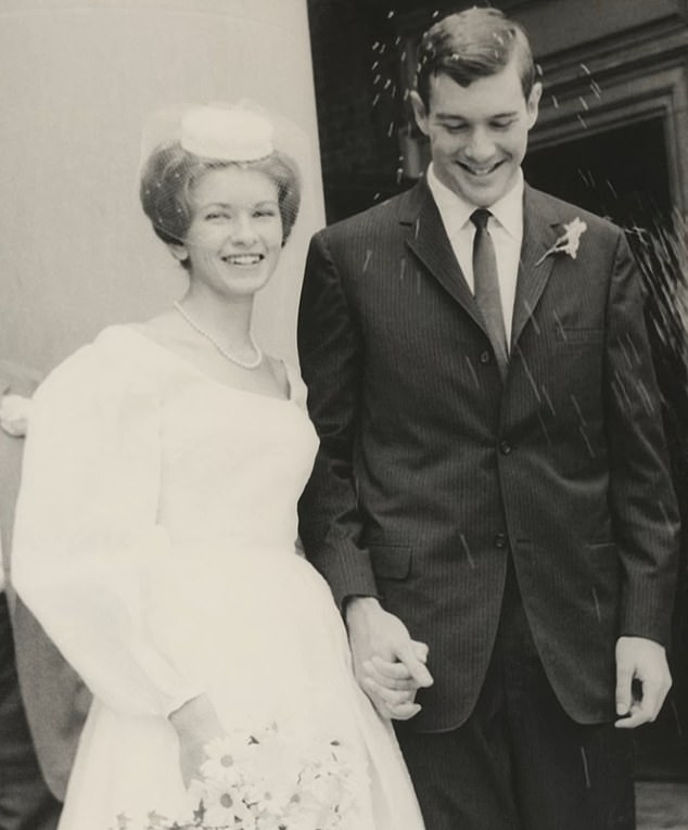 In her new Netflix documentary, Martha, the 83-year-old woman exposed some of the secrets of her marriage, which ended in divorce in 1990; photographed at the wedding in 1961