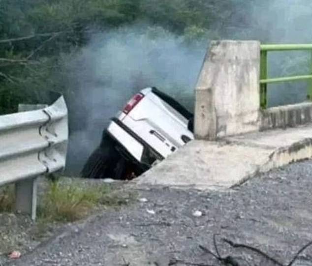 Local Mexican media reported that the vehicle carrying the late former beauty queen Samanta Villarreal was chased on a highway in the northeastern city of Villaldama moments before crashing into a bridge and overturning before bursting into flames.