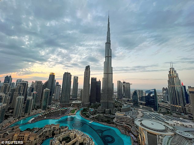 In the image: a general view of the tallest building in the world, which is located in Dubai, the Burj Al Khalifa.