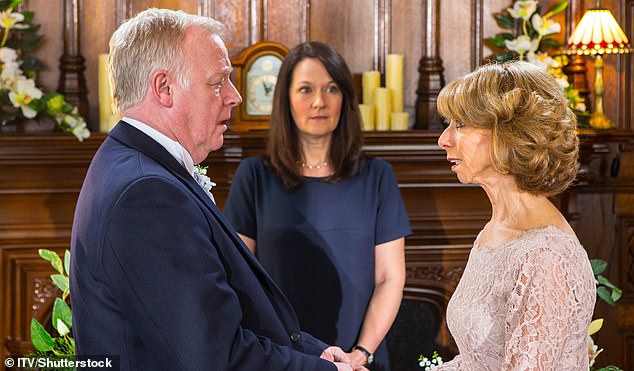 Gail McIntyre, played by Helen Worth, got married in a registry office in 2015