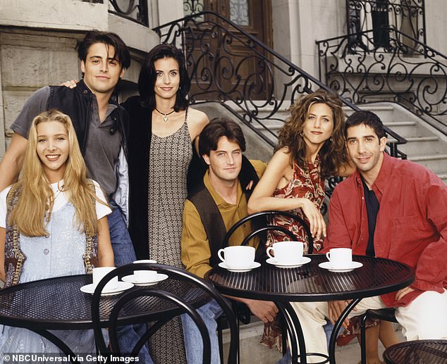 Seen here are Lisa Kudrow as Phoebe Buffay, Matt LeBlanc as Joey Tribbiani, Courteney Cox as Monica Geller, Matthew Perry as Chandler Bing, Jennifer Aniston as Rachel Green, David Schwimmer as Ross Geller.