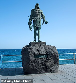 Above, one of the nine statues of ancient kings that line the Candelaria boardwalk.