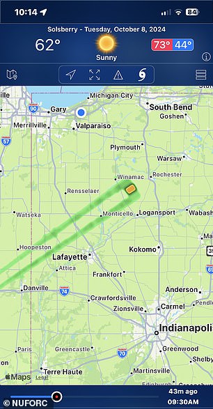 An anonymous witness who submitted a report to the National UFO Reporting Center (NUFORC) witnessed a puzzling and potentially related event: a brief glimpse on Doppler weather radar (above) of what appeared to be a large rectangular UFO speeding nearby, estimated at approximately half. as big as Disney World (20 miles long)