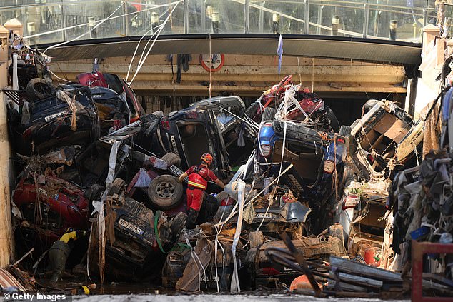 The floods swept away cars and vans and threw them all over the city.