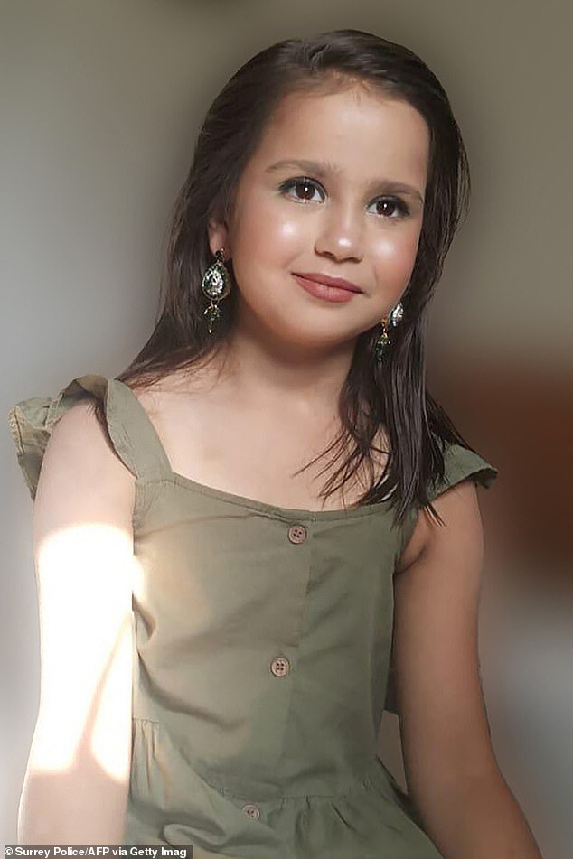 Sara was found to have ten spinal fractures and further fractures to her right collarbone, both shoulder blades, both arms, both hands, three separated fingers, bones near the wrist in each hand, two ribs and the hyoid bone in her neck.