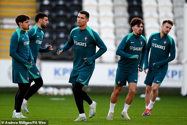 Paim was able to see Ronaldo training with the Portuguese team from his cell