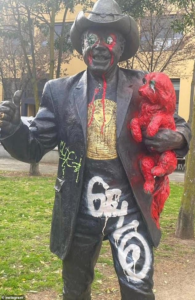 It is not the first time that the tribute to Molly has been attacked. In 2023, Molly's statue was defaced with red paint and graffiti. in the photo