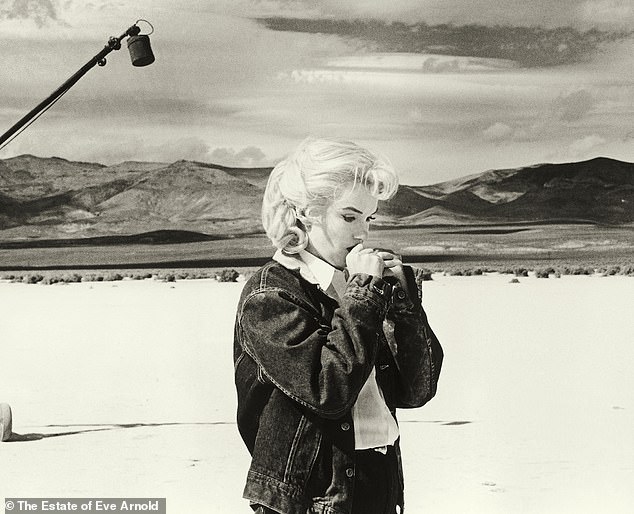 He recalled his grandmother telling him that Marilyn had great difficulties on the set of the 1961 film The Misfits. Marilyn appears behind the scenes of The Misfits