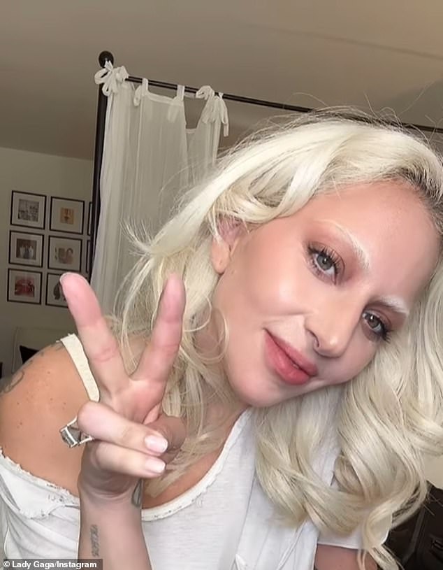 The 38-year-old pop diva, who has 233.1 million followers on social media, announced: 