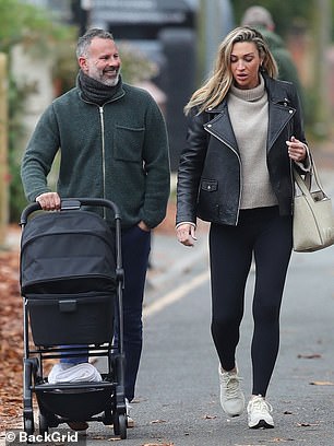 Showing off her post-baby physique, she added a pair of black skinny jeans and sneakers for the afternoon outing.