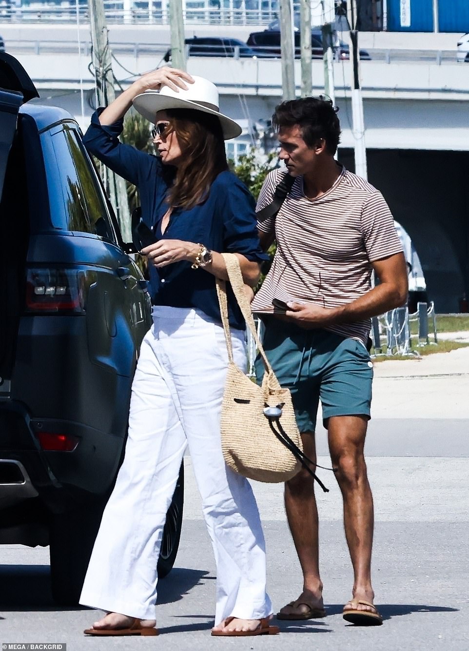 Cindy and her husband Rande Gerber looked loved up during the outing, as Rande sported a striped t-shirt.