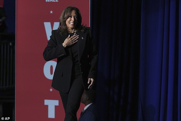 Jones, whose bosses have included both Barack Obama and Prince, told CNN on Monday that the final days before the election were eerily similar for Harris to those for Hillary Clinton in 2016.