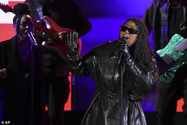 Jazmine Sullivan performed in Philadelphia earlier in the evening, singing a cover of Marvin Gaye's What's Going On.