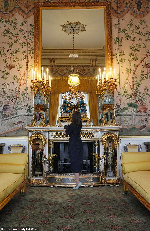 Preparations in the Yellow Room in the east wing of Buckingham Palace in June