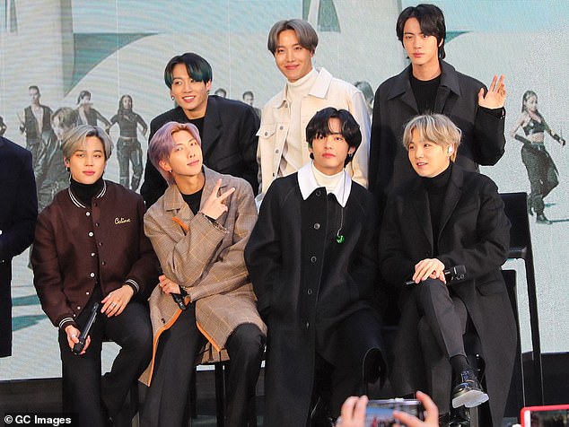 In the photo: the popular K-pop group BTS, led by Hybe. Last month, a leaked report revealed several derogatory comments about idols, many of whom were minors, describing them as 