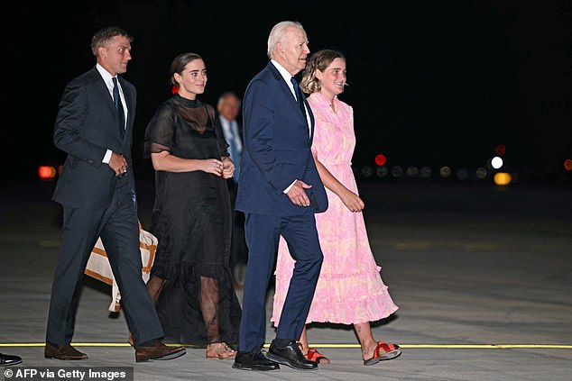 Peter Neal and Naomi Biden with President Biden and Maisy Biden in Italy in June