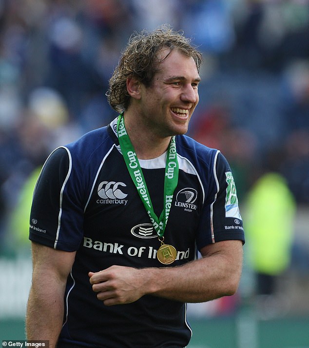 The flanker played for several clubs, including Leinster, and won the Heineken Cup with the Irish team in 2009.