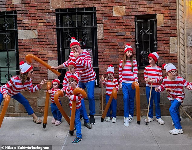 The Baldwins celebrated Halloween with 'Bald-Waldos' costumes with their 11-year-old daughter Carmen; son Rafael, 9 years old; son Leonardo, 8; son Romeo, 6 years old; son Eduardo, 4; daughter Marilú, 3; and his daughter Ilaria, 2