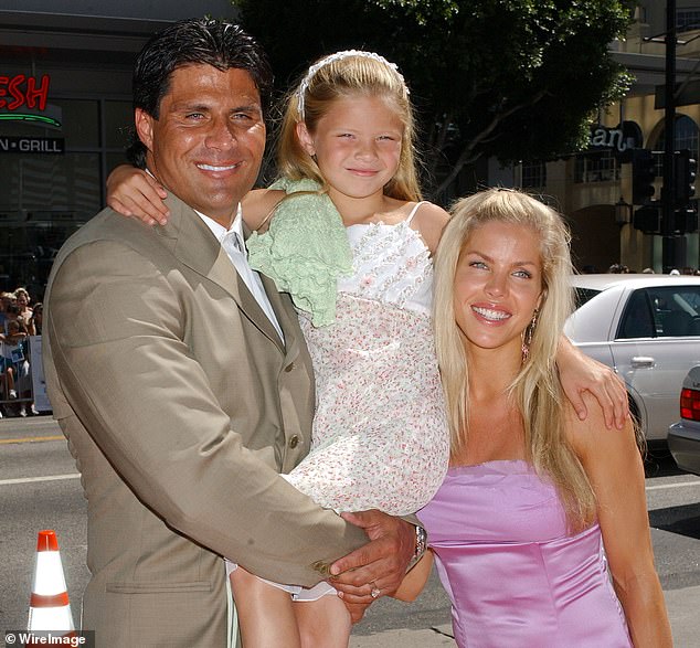 José was married to Jessica from 1996 to 1999 after meeting her when she was a Hooters waitress in Cleveland; seen in 2004