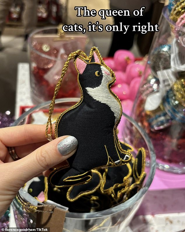 Everyone knows Taylor's love for her cats Meredith, Olivia, and Benjamin, so there was also an adorable kitten decoration.