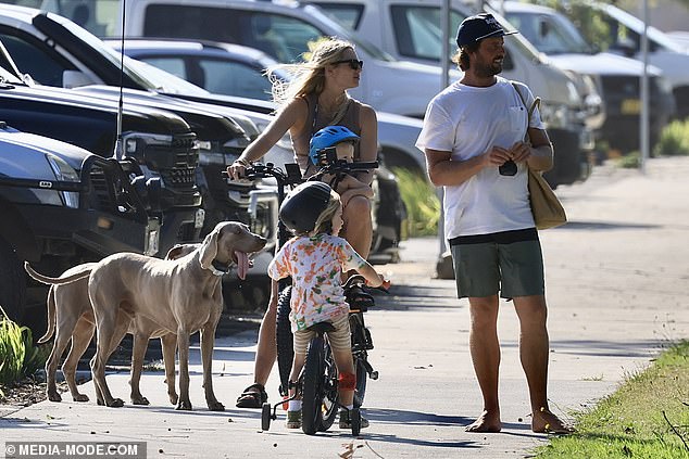 Little Zali also brought her bike and seemed to be having a great time alongside Josh and Elyse, who were taking turns carefully transporting Sunny around the park.