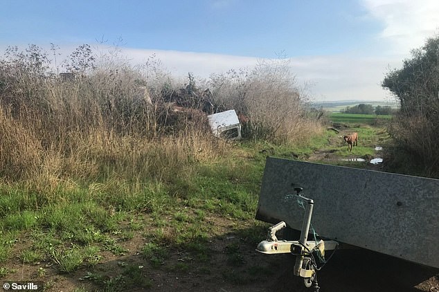 Location: The Barn at Middle Amble and the adjoining land are situated at the western end of the village of Chapel Amble.