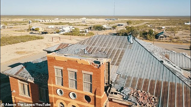 The constant earthquakes in Toyah, a small town of 61 inhabitants, have caused some structural damage.