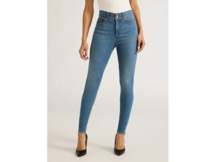 1731413709 894 Lifts up my mom butt These flattering Sofia Vergara jeans