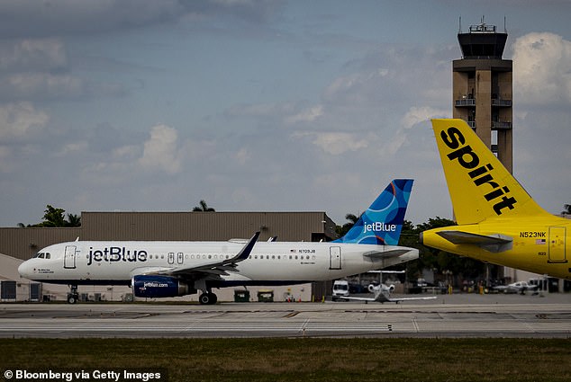 1731454929 542 Spirit Airlines prepares for bankruptcy sparking fears of mass