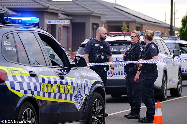 Leon Drive in Wer Views was closed as police surrounded the area