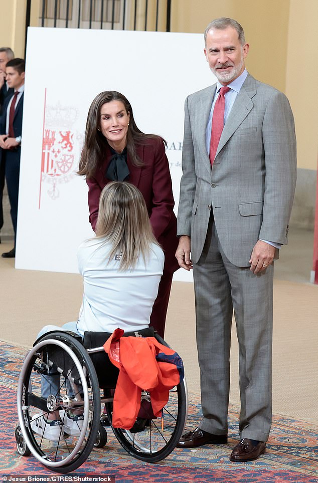 Letizia and Felipe from all over the world cheering for their countries in various summer games