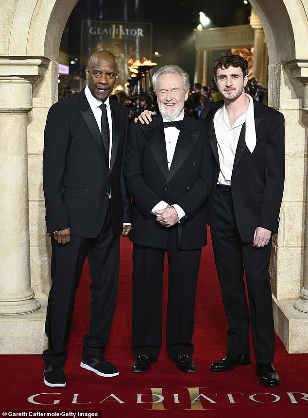 Ridley and the Normal People star were later joined by Denzel Washington and the trio posed under an arch in matching black tuxedos before heading inside to watch the film.