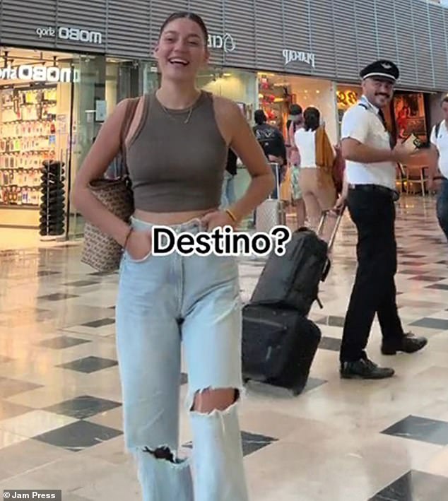 Fernanda Ramírez was filming content for her Instagram while at the airport as she prepared to fly to Cancun, Mexico.