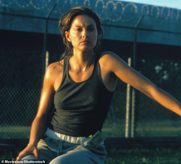 An image from Double Jeopardy where she was in prison