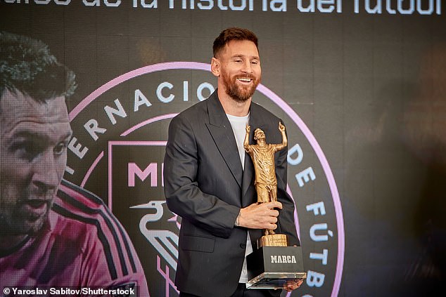 Lionel received the Leyenda América de Marca award last month in Miami