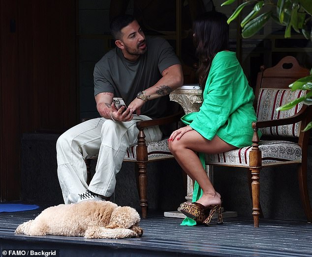 Jono and Nilofar then sat down for a lively discussion between themselves, before departing together.