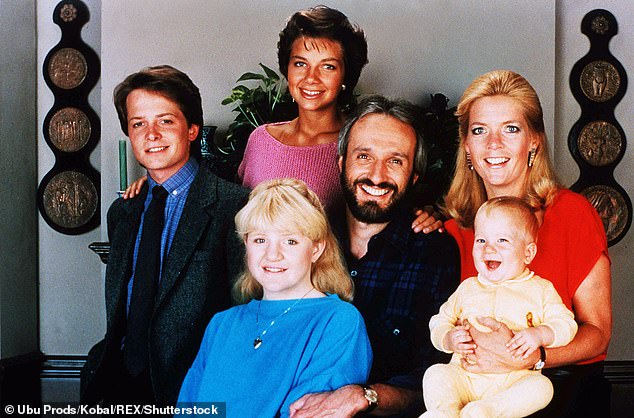 She played Mallory, Michael J. Fox's older sister, on the show; (L to R) Fox, Bateman, Michael Gross, Meredith Baxter Birney and Tina Yothers in a 1982 promotional photo.