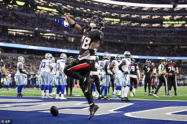 The Texans handed the Cowboys a fifth consecutive loss with a victory at AT&T Stadium