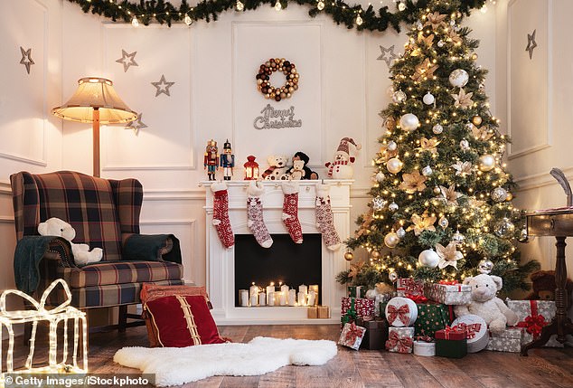 1732106310 877 The tacky Christmas decor that makes your home look CHEAP