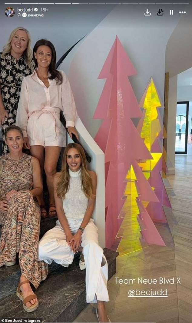 The AFL WAG took to Instagram to share a photo of her acrylic Christmas tree in her Neue Blvd hallway.