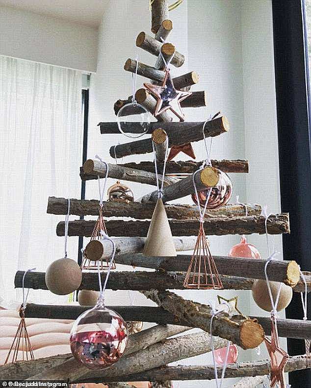 In 2016, the mother of four surprised her fans when she showed off her Scandinavian-style tree made from recycled branches.