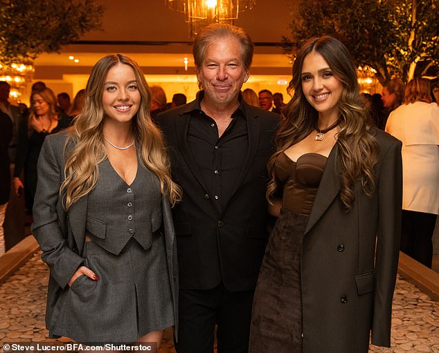 Later, Sydney also crossed paths with other guests at the event, including Jessica Alba and Restoration Hardware CEO Gary Friedman.