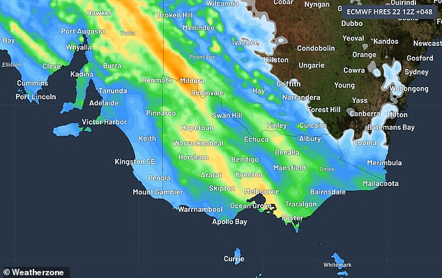 The heatwave will come to an end this weekend in Victoria and South Australia with rain and southwesterly winds bringing a cool change (weather map shown)