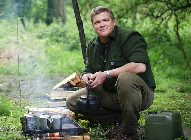 Expert Knowledge: Ray Mears Hosts Award-Winning TV Series About Survival Skills