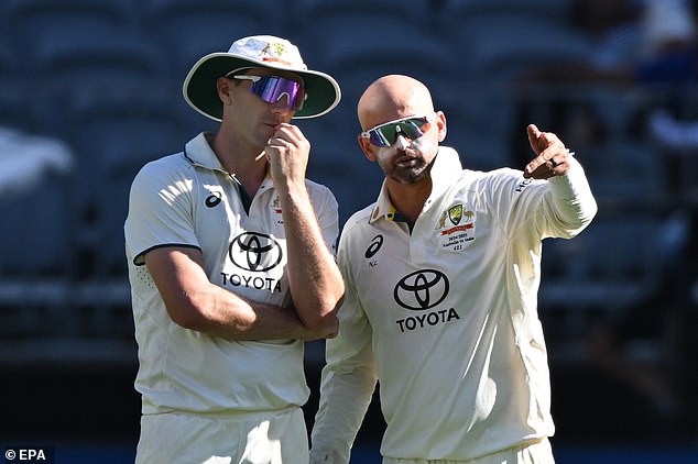 Australia captain Pat Cummins began to feel the pressure as India overcame a 500-run lead over the hosts.