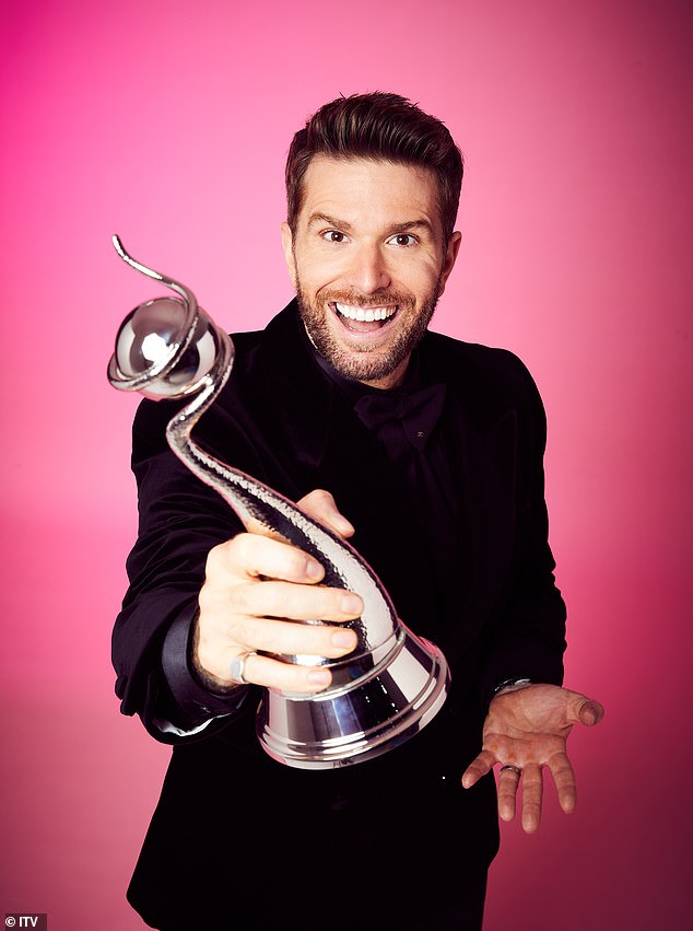 Proving that he was now one of the best television presenters in the country, Joel was chosen to present the National Television Awards that same year.