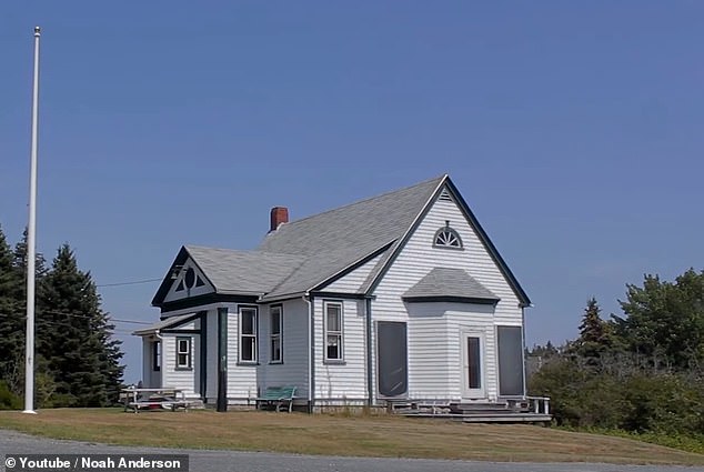 Isle au Haut has just five independent businesses: a gift shop, a lobster roll, a general store, a chocolate shop and a weekly vacation rental