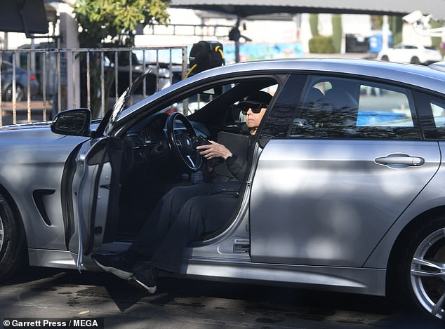 Now 74, the former sci-fi star went almost unnoticed when he stopped by a car wash in Los Angeles.